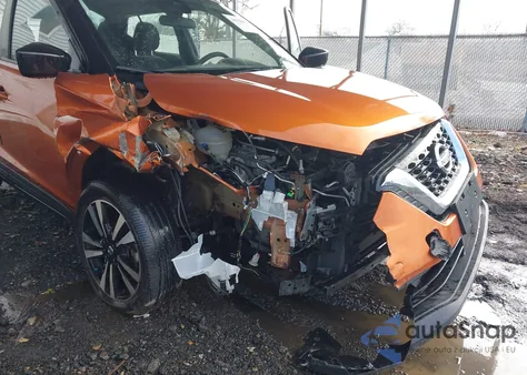 2020 Nissan Kicks Sv Xtronic Cvt z USA, uszkodzony, nr VIN 3N1CP5CV5LL569322